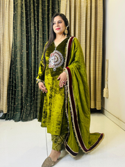 Heena Green A Line Hand Embroidered Velvet Suit