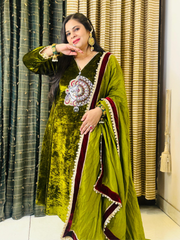 Heena Green A Line Hand Embroidered Velvet Suit