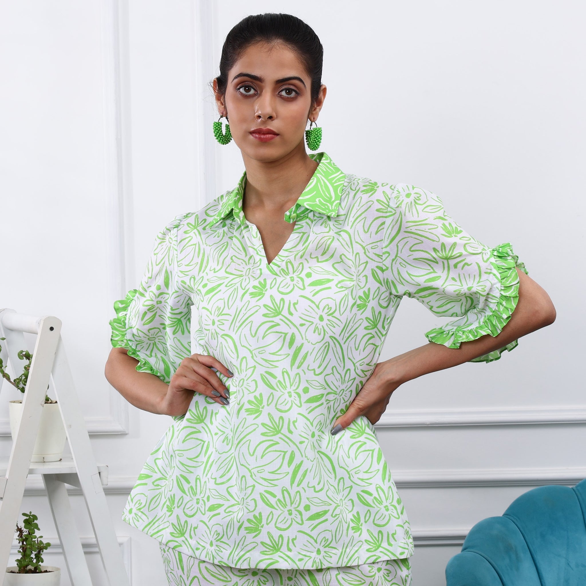 WHITE & GREEN FLORAL PRINT TOP