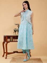 Cotton Linen 3 Pc Suit Set in Bhumi Sky Blue Linen Paisley Print