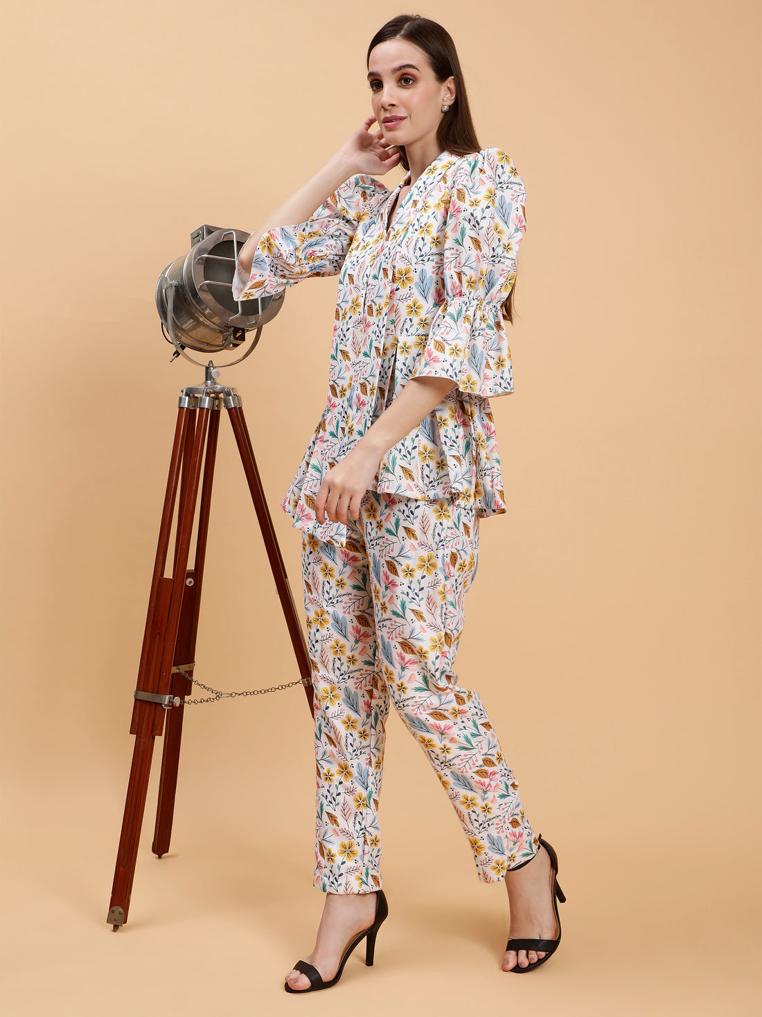 Linen Hritika White Floral Printed Co-ords Set
