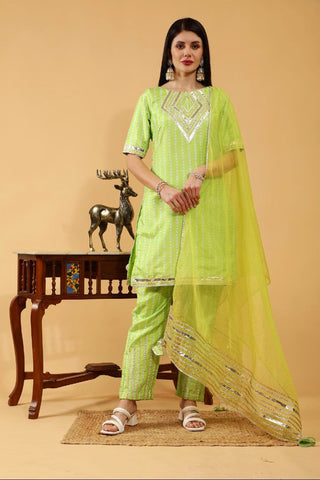 Shaila  Green Bandhani 3 Piece Suit Set